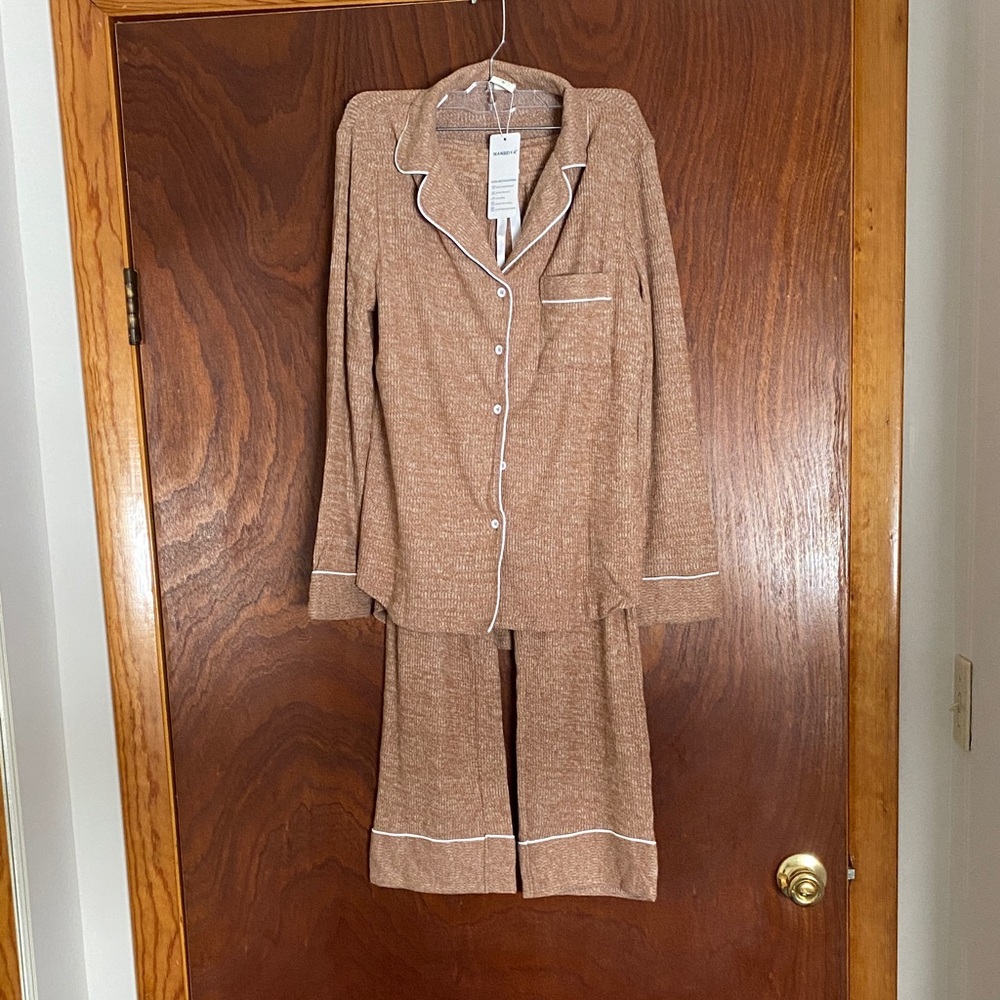 Manbeiya women’s size small sleep wear